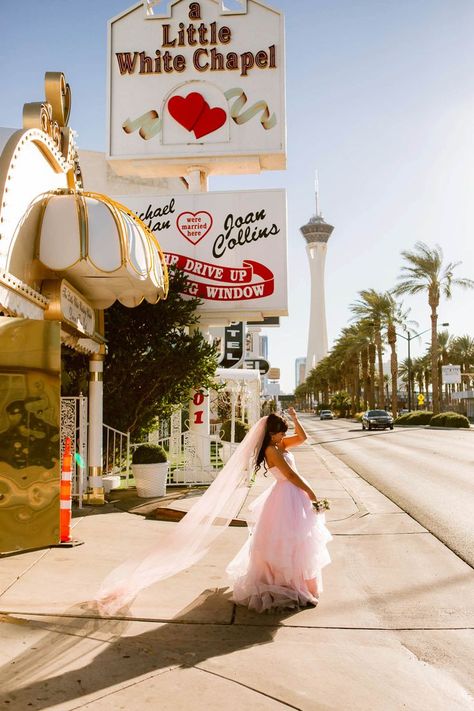 Las Vegas Vow Renewal, Vegas Vow Renewal, Las Vegas Wedding Dresses, Tacky Wedding, Vegas Wedding Dress, White Wedding Chapel, Las Vegas Wedding Photos, Vegas Wedding Photos, Seven Magic Mountains