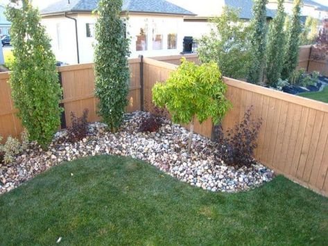 17 Small Front Yard Landscaping Ideas To Define Your Curb Appeal Privacy Fence Landscaping, Lawn Ideas, Small Front Yard Landscaping, Backyard Privacy, Corner Garden, Rock Gardens, Garden Area, Rock Garden Landscaping, Diy Backyard Landscaping