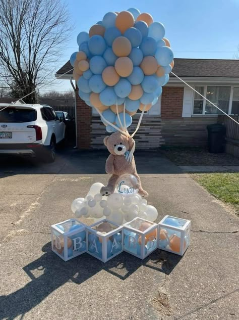 Teddy Bear Balloon Basket, Teddy Bear In Basket With Balloons, Bear In Basket With Balloons, Floating Teddy Bear Balloon, Teddy Bear Balloon Centerpiece, Teddy Bear Centerpieces Diy, Baby Shower Teddy Bear Centerpieces, Bear Centerpiece Ideas, Teddy Bear Holding Balloons