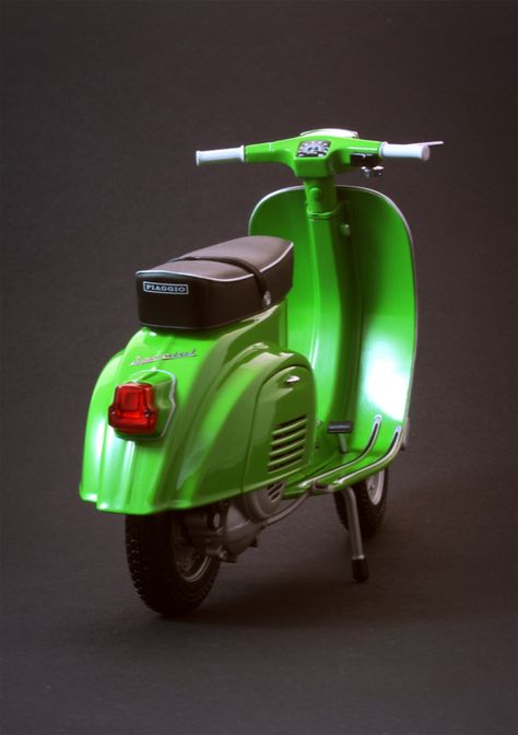 Vespa 50 Special 1972 | Flickr - Photo Sharing! Vespa Super 150, Naik Vespa, Vespa Pts, Vespa 50 Special, Vespa Special, Car Share, Vespa Vintage Italy, Vespa Smallframe, Motor Vespa