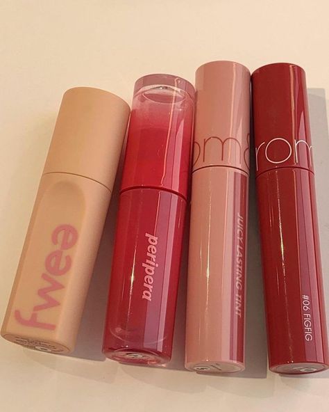 Korean Lip Tints, Korean Lip Tint, Korean Lips, Lip Tints, Makeup Accesories, Makeup Package, Fancy Makeup, Pretty Skin Care, Lip Glosses