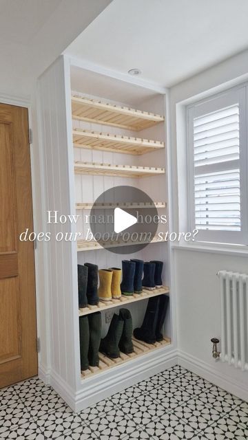 Jade Lisa Interiors on Instagram: "How many shoes does this one room hold?  72 pairs is how many 😂 24 in the custom built shoe rack, 8 in the shoe bench and 40 in an Ikea Pax cupboard (not shown here). Is that a high amount for a family of 6?! I have no idea 🙈🤷🏻‍♀️😂 All I know is that converting a portion of the garage into a bootroom was a very sensible idea 😂" Pax Shoe Storage, Shoe Cupboard Ideas, Built In Shoe Cabinet, Built In Shoe Rack, Shoe Storage Small Closet, Shoe Cupboard, Many Shoes, Family Of 6, Hall Closet