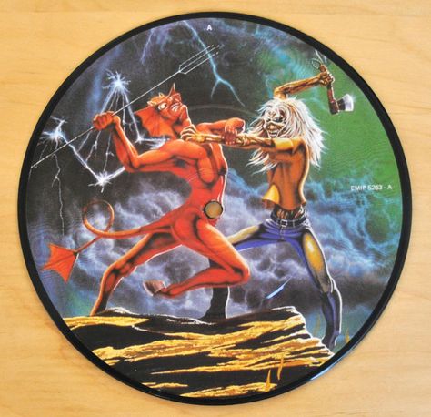 Iron Maiden – Run To The Hills vinyl picture disc Run To The Hills, Iron Maiden Eddie, Metal T Shirts, Music Toys, Vinyl Music, Iron Maiden, Metal Music, The Hills, Bottle Cap