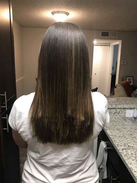 Showy Razor Cut on Long Hair Ideas 2023 Blended Layers Straight Hair, Layers Gone Wrong, Bad Haircut Women, Bad Layers Haircut, Layers Unstyled, Unstyled Layered Hair, Razor Cuts, Heavy Layers, Layered Thick Hair