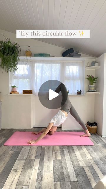 Laura Louise Yoga | Yoga Teacher & Educator on Instagram: "SEQUENCE INSPIRATION🌼 . Try this circular flow I’ve been playing with this week. I actually taught this as a ladder mandala flow which increased the length & intensity of the flow. It’s strong, yet steady and is a sequence that will leave you feeling refreshed and energised! You can practice the full 30 minute ladder flow with me on my YouTube channel - NOW LIVE! 🥳  . And always remember; this is MY practice which means it will look different to YOU! Remember to use your props, modify, adjust, add in what you want to and take away what you want to! Make it your own✨ . And if you try it, don’t forget to tag me if you share so I can see! 😍  . . . . .  #yogateachertips #yogateacher #yogateachers #yogateachertraining #yogatutorial # Dancer Pose Yoga Sequence, Mandala Yoga Sequence, Full Body Yoga Flow, Advanced Yoga Flow, Yoga Sequence Vinyasa Flow, Vinyasa Flow Sequence, Power Vinyasa Yoga, Warm Up Yoga, Vinyasa Yoga Sequence