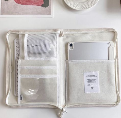 Ipad Bag Aesthetic, Ipad Accessories For School, Ipad Aesthetic Case, Ipad Accessories Aesthetic, Ipad Cases Aesthetic, Ipad Aesthetic Organization, Aesthetic Ipad Case, Ipad Case Aesthetic, Ipad Travel Case