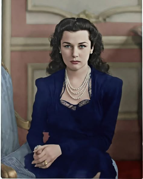 Queen Fawzia, Queen Of Iran, Princess Fawzia, King Farouk, Egyptian Princess, Good Morning Coffee Images, Egyptian Beauty, Persian Fashion, Morning Coffee Images