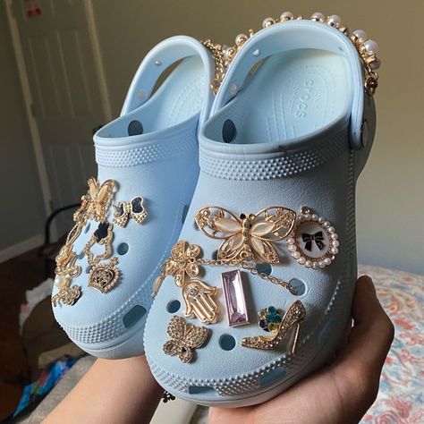 Crocs with charms Crocs With Charms, Crocs Ideas, Styling Crocs, Blue Crocs, Crocs Fashion, Crocs Sandals, Light Blue Aesthetic, Crocs Shoes, Blue Aesthetic