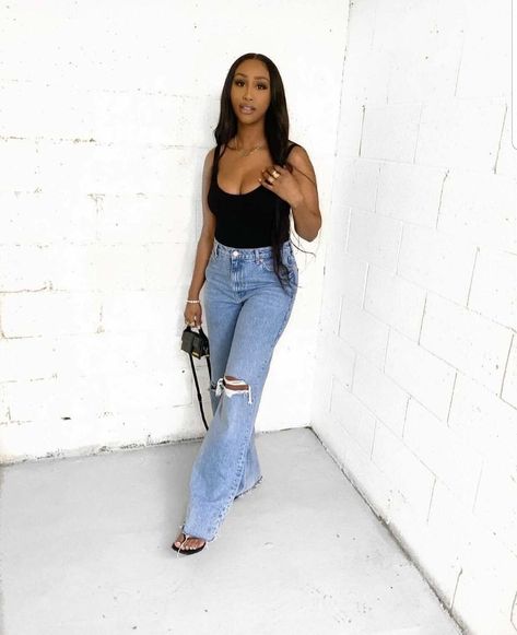 Black Top And Blue Jeans Outfit, Black Top Blue Jeans Outfit, Jean Outfits Black Women, Black Top And Jeans Outfit, Heels And Jeans Outfit, Girls Jeans Outfit, Jeans Casual Outfit, Casual Outfit Summer, Wardrobe Aesthetic