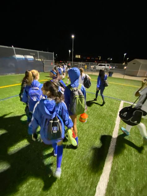 Soccer Practice Aesthetic, Soccer Game Aesthetic, Soccer Friends, Cute Soccer Pictures, Soccer Girls Outfits, Soccer Aesthetic, Soccer Pics, Football Motivation, Girls Soccer Cleats