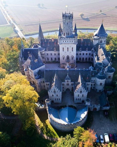 Castle Germany, Castle Estate, Monumental Architecture, Castle Home, Chateau Medieval, Castle Mansion, Castle Designs, Castle Ruins, Chateau France