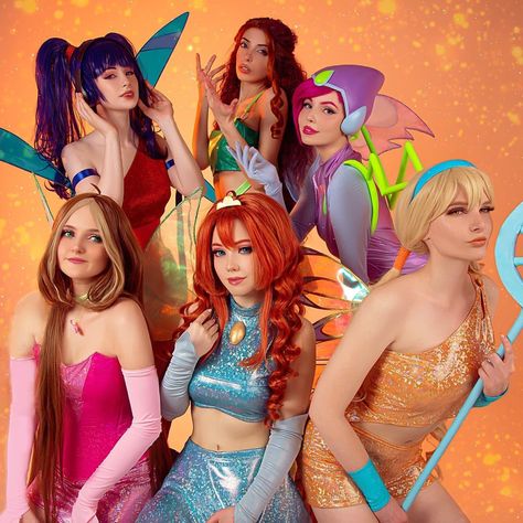 Winx Cosplay, Winx Bloom, Group Cosplay, Cosplay Ideas Women, Power Rangers Cosplay, Las Winx, Duo Costumes, Hot Halloween Outfits, Klub Winx