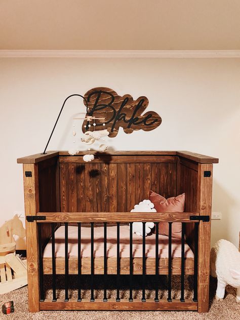 DIY wood rustic crib Unique Crib Ideas, Build A Crib Diy, Handmade Crib Wood, Crib Building Plans Wood, Build Your Own Crib, Building A Crib, Rustic Crib Nursery, How To Build A Crib, Diy Nursery Furniture Projects