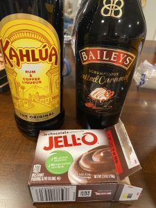 Bailey Jello Shots, Chocolate Kahlua And Baileys Pudding Shots, Baileys Kahlua Pudding Shots, Chocolate Pudding Jello Shots, Baileys Kaluha Pudding Shots, Kahlua Baileys Pudding Shots, Khalua Baileys Pudding Shots, Kahlua Pudding Shots Recipes, Rum Hats Pudding Shots