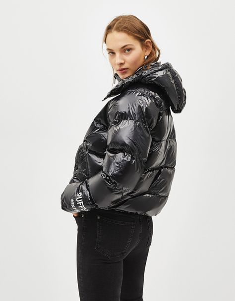 Pouch pocket puffer jacket - Jackets - Bershka Macedonia Tommy Hilfiger Jacket Women, Tommy Hilfiger Jacket, Luxury Outerwear, Cropped Puffer Jacket, Puffy Jacket, Tommy Hilfiger Women, Guess Jeans, Off Black, Jacket Women