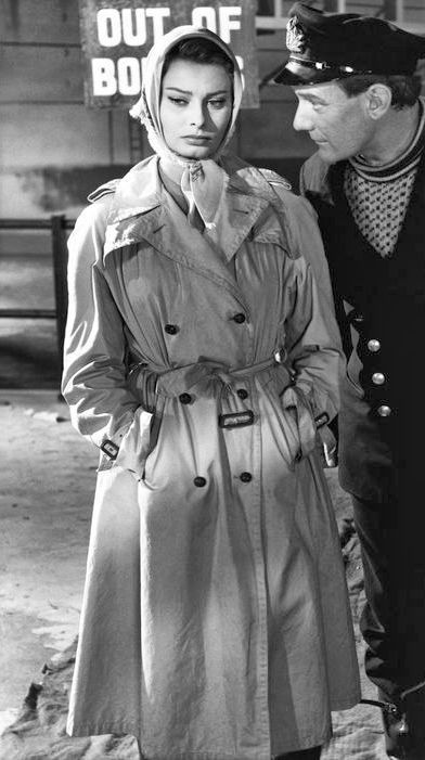 Sophia Loren 1950s Fashion Teenagers, 1950s Fashion Casual, Fashion In The 1950s, Strapless Pink Dress, Givenchy Dresses, 1950s Fashion Women, Old Hollywood Fashion, Film Fashion, Trench Coat Outfit