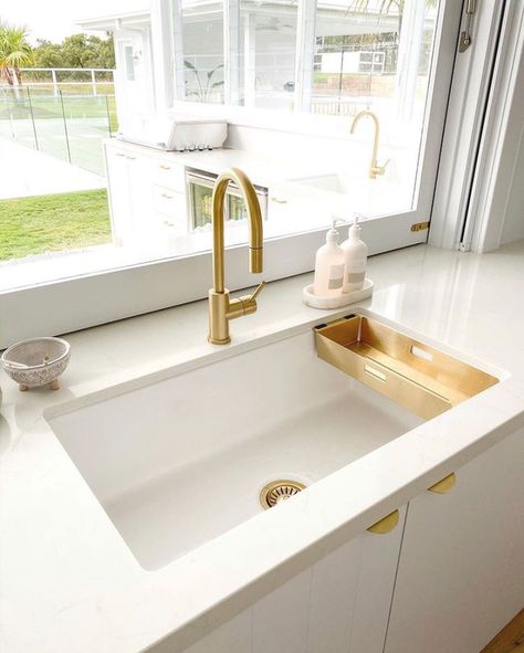 White Kitchen Stainless Steel Sink, Coastal Contemporary Kitchen, Barn Sink, Modern Coastal Kitchen, Brass Kitchen Tap, Hamptons Kitchen, Doing The Dishes, White Kitchen Sink, Barn Kitchen