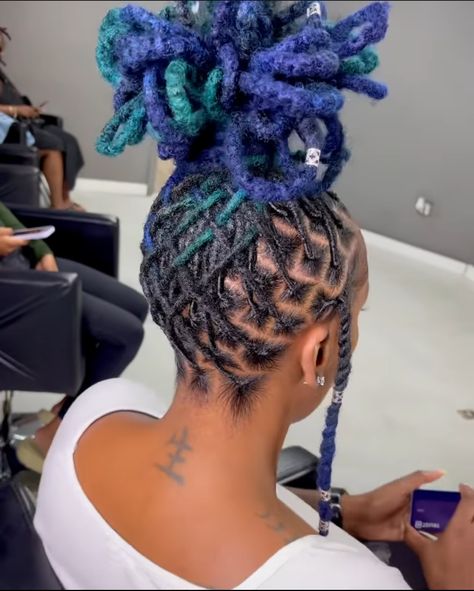 Loc Pineapple Styles Black Women, Palm Tree Loc Style, Mohawk Loc Styles Black Women, Retwist Styles, Unique Loc Styles, Dreadlocks Hair Care, Short Dreadlocks Styles, Dreads Styles For Women, Dread Styles