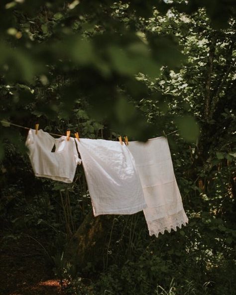 Live Slowly, Hanging Laundry, Robert Doisneau, Summer Wines, Live Simply, Laundry Care, Slow Living, Clothes Line, Infp