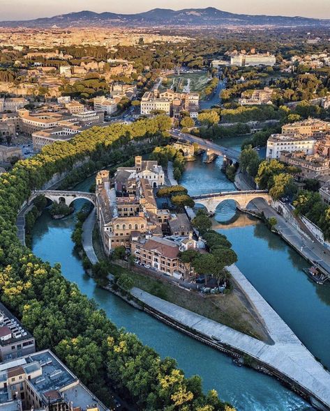 Isola Tiberina Rome Ancient Names, Rome City, Italy Travel Guide, Rome Travel, City Photography, Rome Italy, Aerial View, Italy Travel, Kale