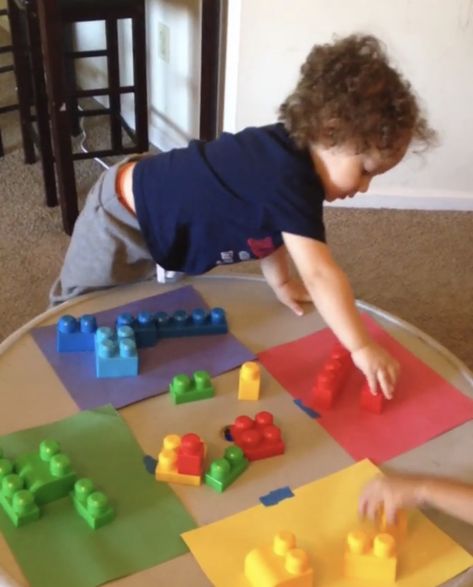 A fun activity for preschoolers to practice color sorting. Simply have them place each block on the color paper it belongs to. Block Activity For Preschoolers, Block Activities, Fun Activities For Preschoolers, Color Sorting Activities, Blocks Preschool, Activity For Preschoolers, Block Play, Preschool Colors, Diy Projects For Kids