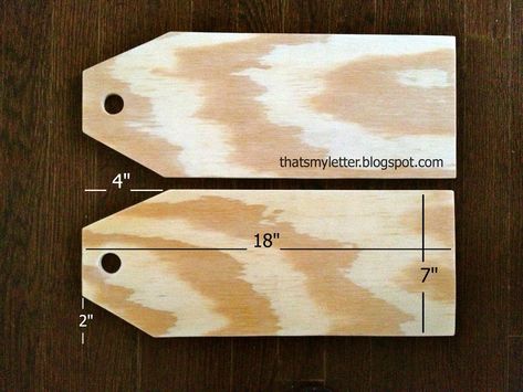 Do It Yourself Decoration, Wreath Alternative, Door Tags, Wood Tags, Holiday Tags, Wooden Tags, Christmas Wood Crafts, Diy Holz, Navidad Diy