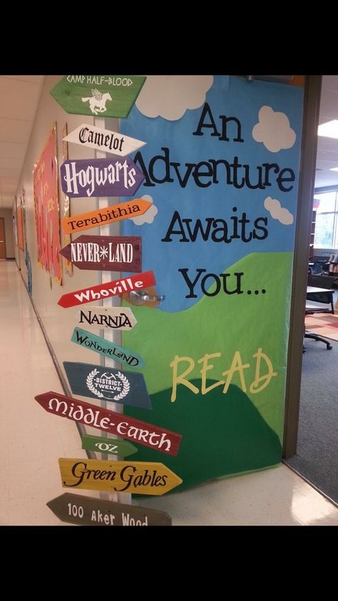 Library Book Return Ideas, Library Job, School Library Book Displays, Book Bulletin Board, School Library Bulletin Boards, School Library Decor, Reading Display, School Library Displays, Library Bulletin Board