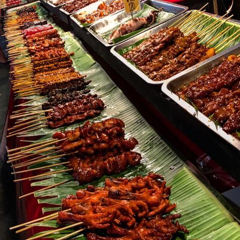 [OC] More Filipino BBQ Hott Asia Bazaar Makati https://ift.tt/2MsYy8S #food #meal #foods #healthyfood #keto Filipino Street Food Photography, Pinoy Street Food, Filipino Bbq, Filipino Street Food, Bahay Kubo, Skewers Grill, Filipino Culture, Street Foods, Pinoy Food