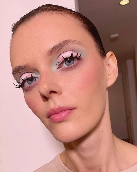 Pastel Makeup Looks Eyeshadows, Pastel Eye Shadow, Pastel Colors Makeup, Pastel Color Eyeshadow, Cotton Candy Eyeshadow, Pastel Editorial Makeup, Pastel Eyeshadow, Candy Makeup, Pastel Makeup