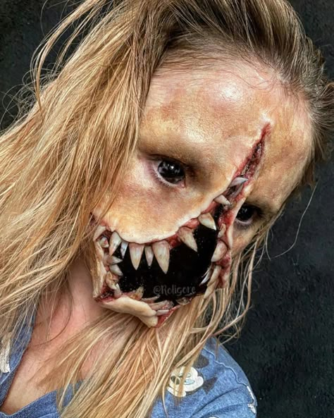 Zombie Halloween Makeup Scary, Sfx Zombie Makeup, Sfx Makeup Horror Zombies, Horror Mask Ideas, Creepy Halloween Makeup Ideas Scary, Scary Sfx Makeup, Scary Zombie Costume, Sfx Makeup Ideas Scary Halloween, Scary Zombie Makeup