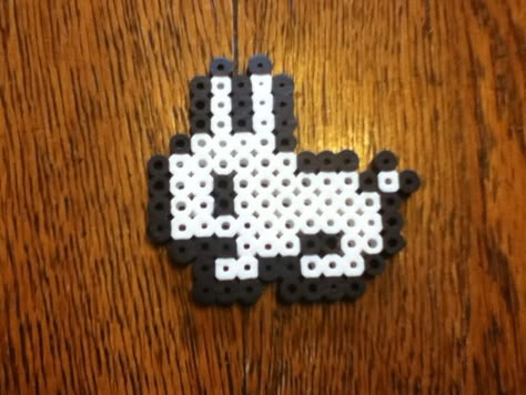 tiny perler bead bunny Easy Perler Bead Patterns, Perler Creations, Melty Bead Patterns, 3d Perler Bead, Perler Bead Templates, Perler Crafts, Motifs Perler, Hama Beads Patterns, Diy Perler Beads