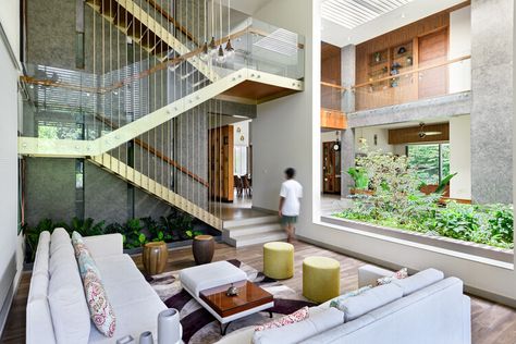 Anvar Residence / Silpi Architects | ArchDaily Silpi Architects, Green Corridor, Terrace Floor, Architecture Landscape, Courtyard Garden, Architecture Firm, Luxury Interior, Beautiful Landscapes, Luxury Homes