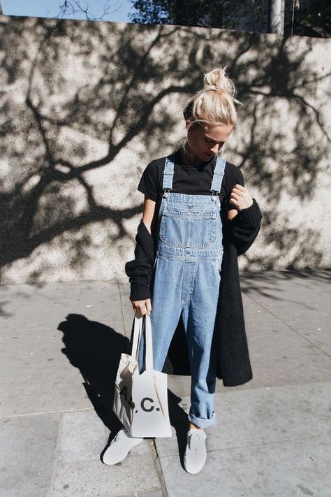 a black short sleeve shirt, a blue denim dungaree, a black cardigan and white sneakers to wear in spring - Styleoholic Overall Outfit, Overalls Outfit, Cute Outfits For School, Back To School Outfits, 가을 패션, Denim Overalls, Grunge Outfits, Outfits Casuales, Outfits For Teens