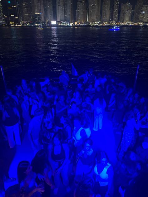 teenagers senior year boat psrty aesthetic friends Boat Party Aesthetic, Enchanted Butterfly, Party Boat, Aesthetic Friends, Yacht Party, Boat Party, Big Party, Butterfly Garden, Senior Year