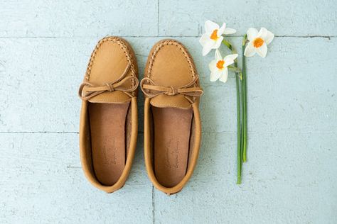 Fringe Moccasin Boots, Fringe Moccasins, Soft Sole Slippers, Beaded Moccasins, Moccasin Shoes, Moccasin Flats, Memorial Day Sale, Moccasins Mens, Sheepskin Slippers