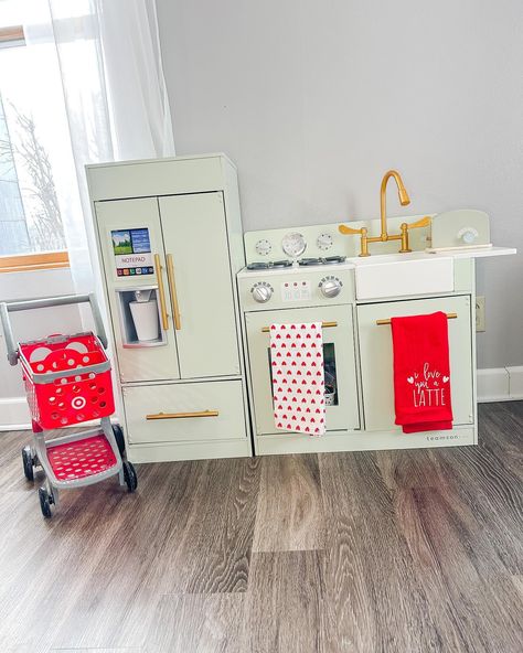 An of-the-moment mix of what people (including us) are finding, loving and sharing at Target. Diy Kids Kitchen Ideas, Target Play Kitchen, Toddler Kitchen Play Area, Girls Playroom Ideas, Playroom Kitchen, Kitchen Play Set, Gourmet Restaurant, Toddler Playroom, Kids Playroom Decor