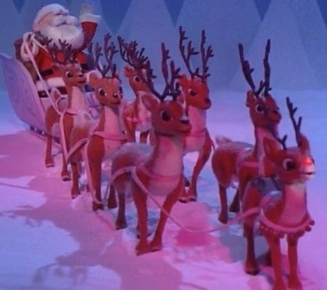 Christmas Nostalgia 2000s, 2000s Christmas, Christmas Widgets, Childhood Christmas, Christmas Nostalgia, Rudolph Reindeer, Nostalgic Christmas, Classic Christmas Movies, Christmas Dreaming