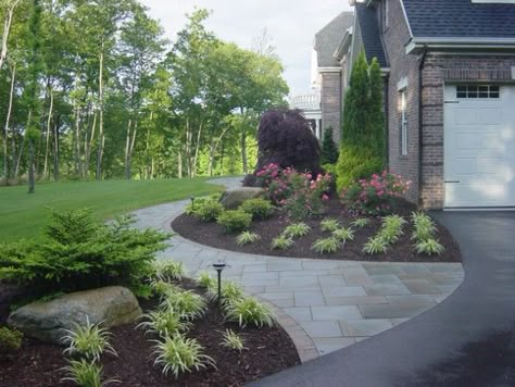 Courtyards Ideas, Front Walkway Landscaping, Sidewalk Landscaping, Front Yard Walkway, Backyard Goals, Courtyard Landscaping, Walkway Landscaping, Pathway Landscaping, Driveway Landscaping