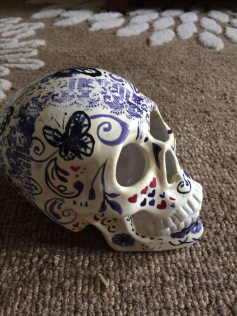 Butterflies and lace painted ceramic skull Skull Pottery Painting Ideas, Ceramic Skull Painting Ideas, Skull Pottery, Expression Art, Ceramic Skull, Color Me Mine, Day Of The Dead Art, Lace Painting, Skull Painting