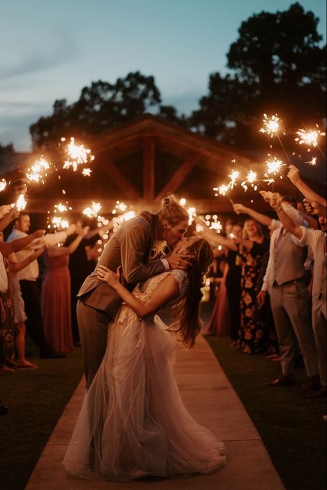 Sparkler Wedding, Sparklers Wedding, Sparkler Wedding Pictures, Sparkler Exit Photos, Wedding Picture With Sparklers, Sparkler Exit Wedding Photography, Wedding Photography Sparklers, Bride And Groom Sparkler Photos, Sparkler Exit Wedding