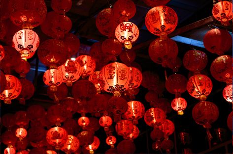 Japanese Lanterns Aesthetic, Paper Lantern Aesthetic, Red Lantern Aesthetic, Chinese Lanterns Aesthetic, Japanese Festival Aesthetic, Red Japanese Aesthetic, Japan Lanterns, Aesthetic Lantern, Chinese Culture Aesthetic