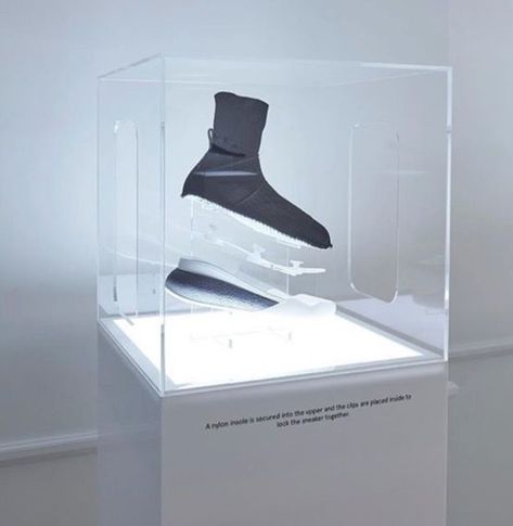 Exhibition Display Design, Shoe Store Design, Sneaker Displays, Retail Store Interior Design, Store Concept, Exhibition Display, Display Furniture, Shoe Display, Retail Interior