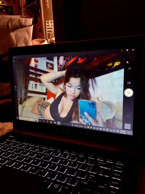 Laptop Photoshoot Ideas, How To Take Computer Pics, Y2k Computer Pics, Sideways Computer Pic, Picture With Laptop, Computer Pictures Laptops, Macbook Insta Pics, Computer Pics Poses, Mac Selfie Aesthetic