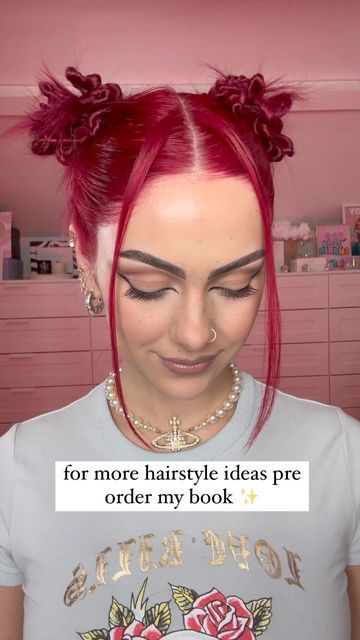 Sophie Hannah on Instagram: "taking it back to the 90s with this hairstyle ✨ pre order my new book for more hairstyle ideas 💖 I share lots of easy to follow step by steps in my book for you to get inspired and practice ❤️ Link in bio to pre order! Launching on the 27th April 🙌🏻 #sophiehannah #hairtutorial #hairstyles #shorthairstyles #spacebuns #90shairstyle #twistbraids #twiststyles" Sophie Hannah Hairstyles, Sophie Hannah Hair, Hairstyle Color, Back To The 90s, Twist Styles, 90s Hairstyles, Hair Stylists, Twist Braids, The 90s