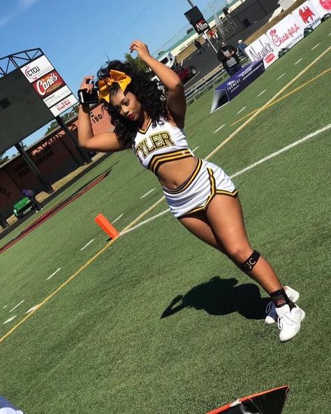 Any of yall cheer? ✨ -follow @nailqoals for more! Black Cheerleaders, Cute Cheer Pictures, Cute Cheerleaders, Hairstyles For Girls, Cheer Outfits, Cheer Girl, Cheerleading Outfits, Cheer Dance, Cheer Pictures