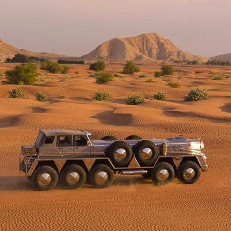 Dubai Sheikh Builds World's Largest SUV Out Of Jeep Wrangler And Military Truck - Car Talk - Nigeria Uae Sheikh, Giant Truck, Hybrid Trucks, 6x6 Truck, Future Trucks, Large Suv, Hors Route, Concept Vehicles, Bug Out Vehicle