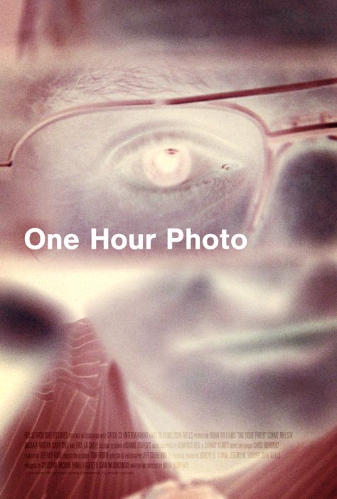 One Hour Photo Movie Poster, One Hour Photo Movie, Psychological Movies, Michael Vartan, One Hour Photo, Alternative Movie Posters, Robin Williams, Psychological Thrillers, Save My Life