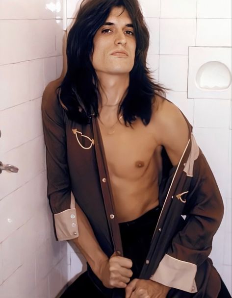 Joe Perry 70s, 1970s Music, Joe Perry, Aerosmith, Leather Jacket, Music, Quick Saves, Pereira