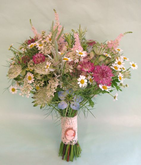 Feverfew Wedding Bouquet, Astilbe Wedding Bouquet, Astilbe Bouquet, Flower Boquet, Gladiolus Flower, Flower Artists, Boquette Flowers, Rustic Wedding Flowers, Beautiful Bouquet Of Flowers