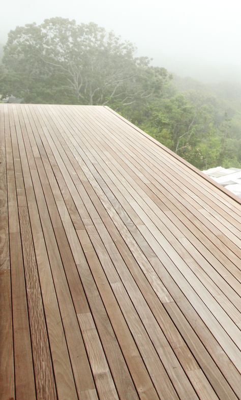 Ipe decking Light Timber Decking, Wooden Terrace Decks, Timber Decking Ideas Outdoor, Light Wood Deck, Wood Deck Texture, Outdoor Wood Flooring, Outdoor Wood Decking, Wood Deck Patio, Cedar Decking